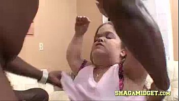 Nigga बनाने अश्लील के साथ गर्म बौना